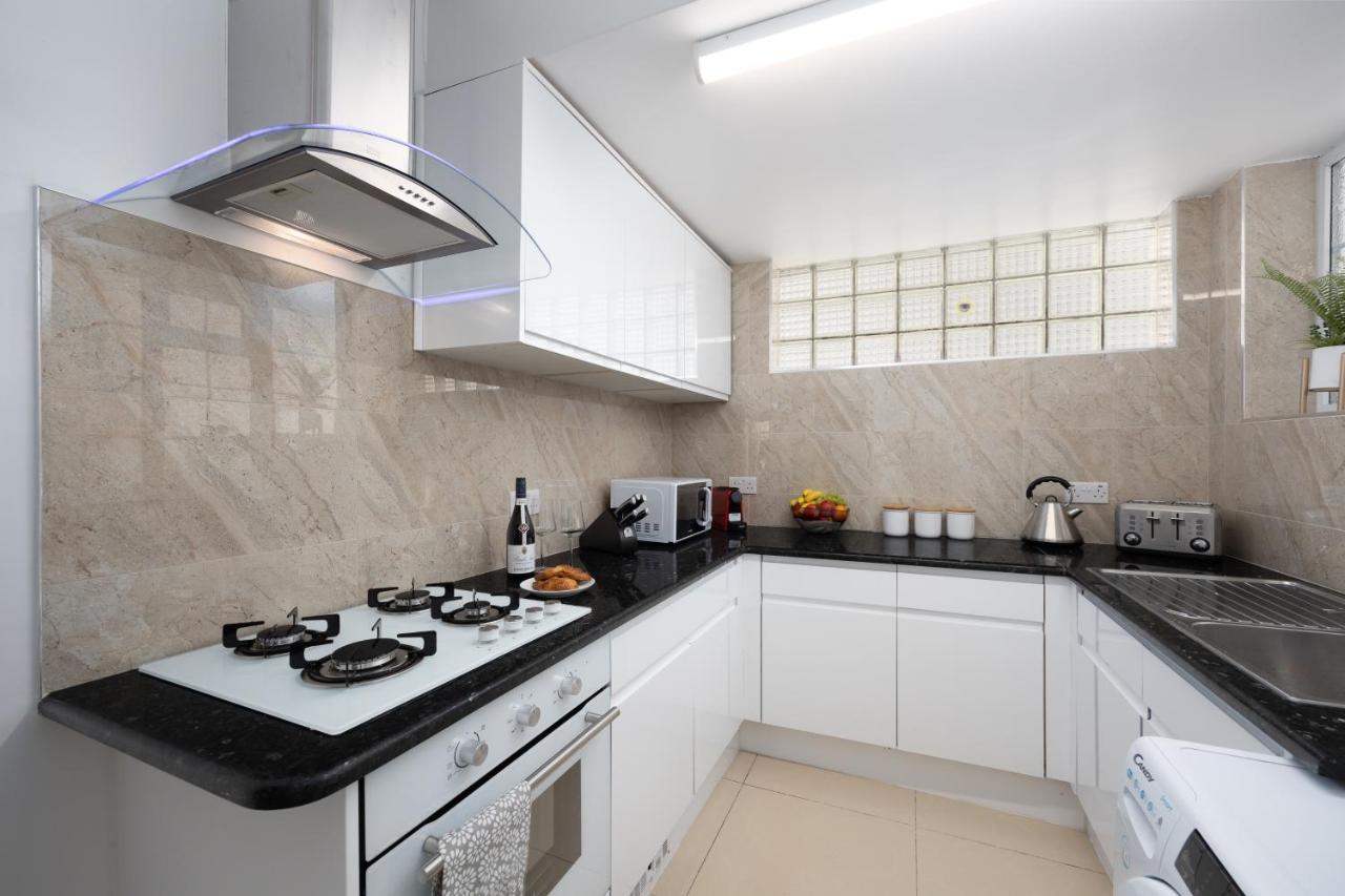 Spacious 4 Bedroom House Next To Kensington Palace London Exterior photo