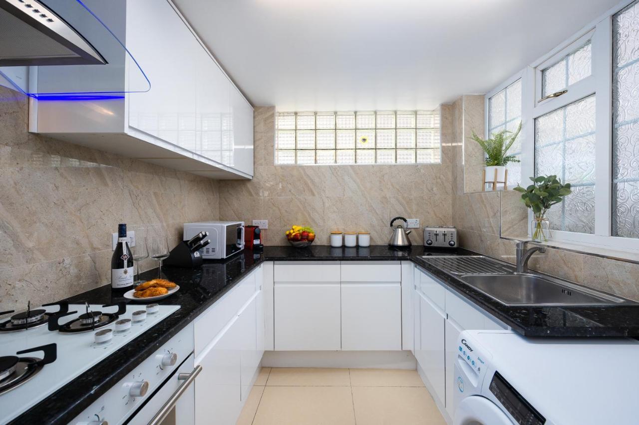 Spacious 4 Bedroom House Next To Kensington Palace London Exterior photo