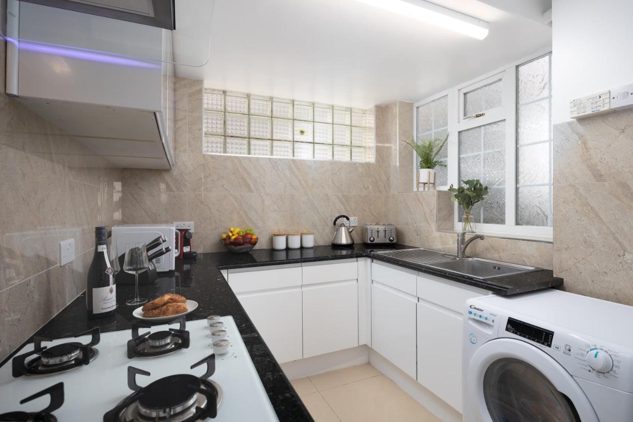 Spacious 4 Bedroom House Next To Kensington Palace London Exterior photo